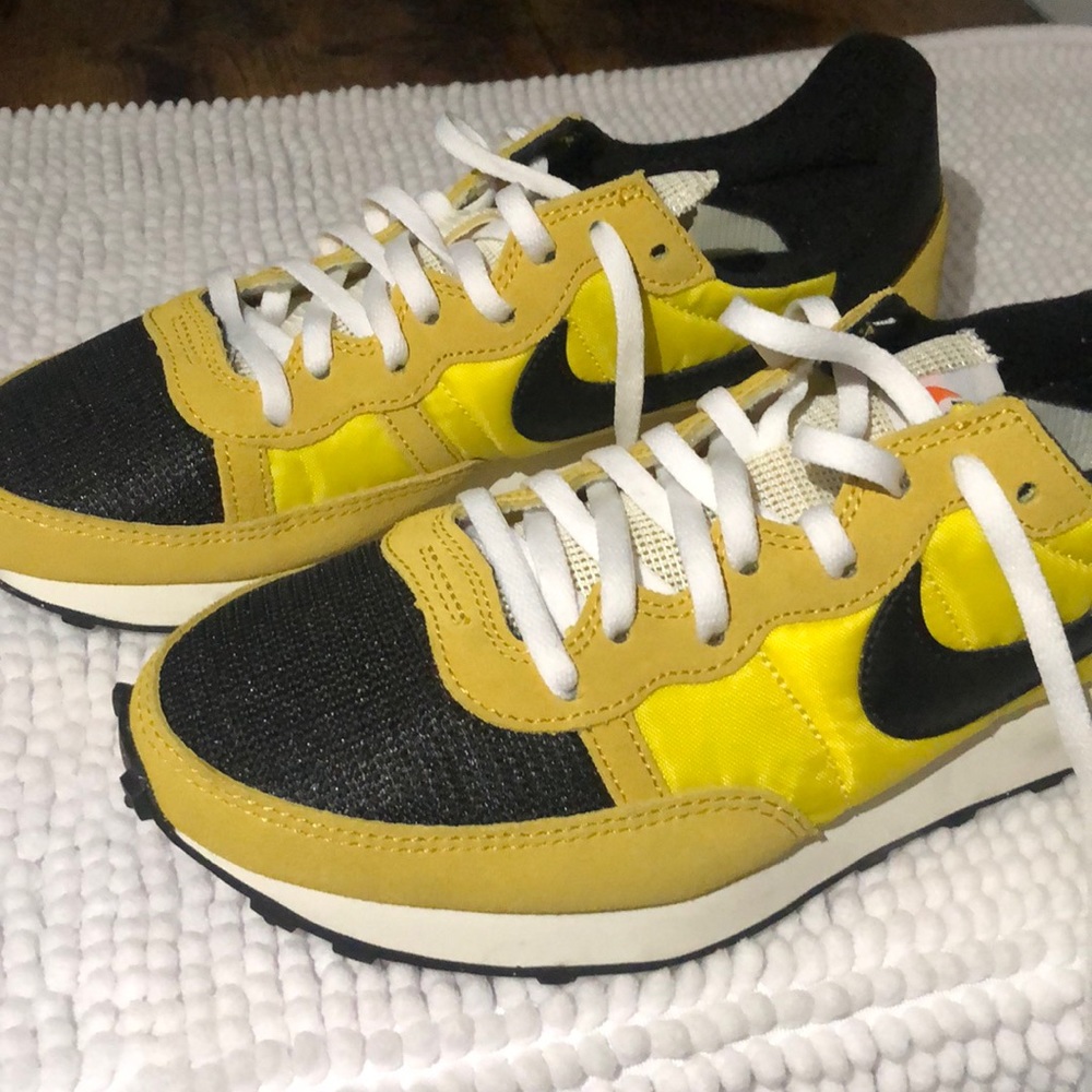 Size 8 Men Nike Sports Shoes